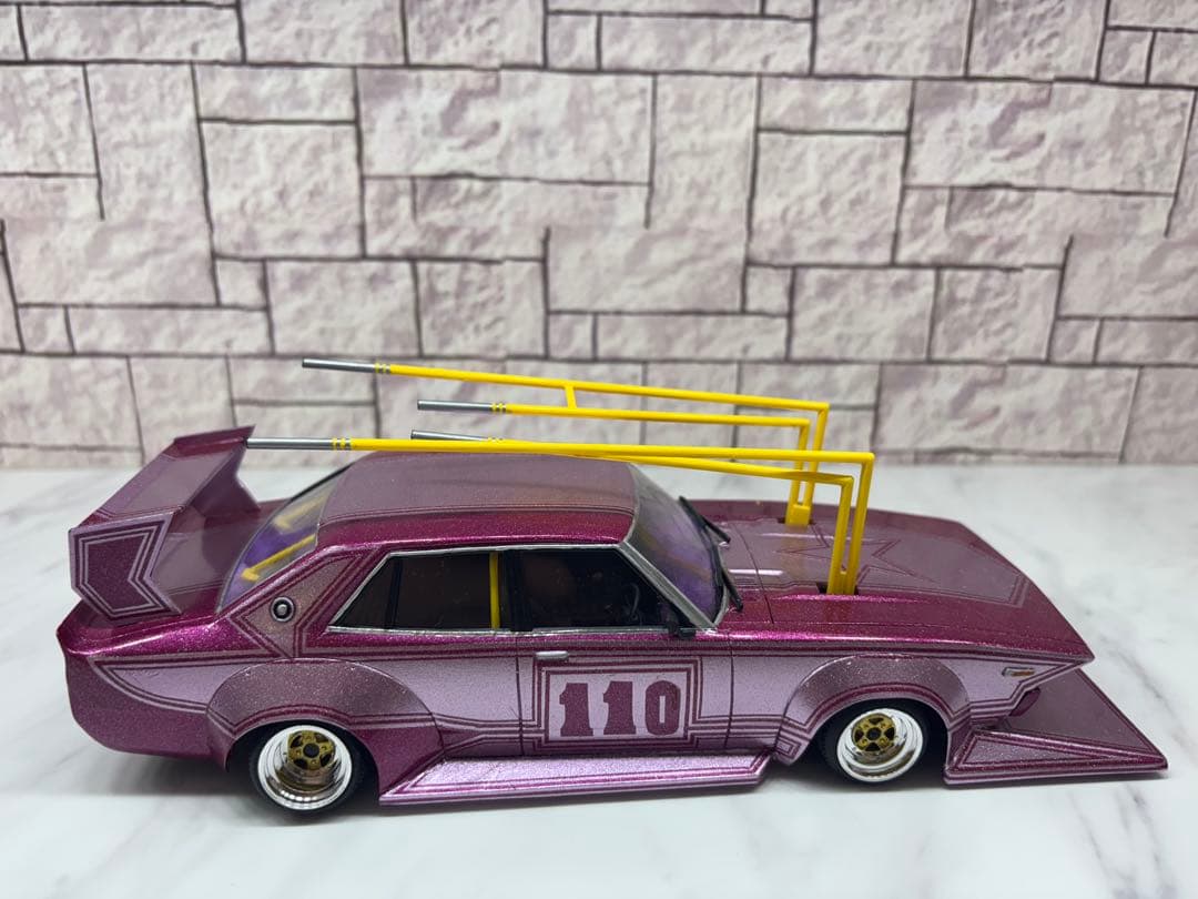 アオシマ　ケンメリ4ドア　完成品　1/24 メタリックレッド