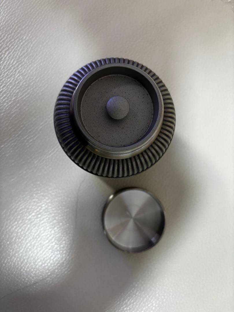 Selangor Pewter フタ付キャニスター 花レリーフ 茶筒