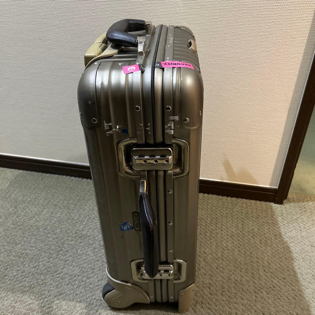 リモワ機内持込キャリーケース2輪