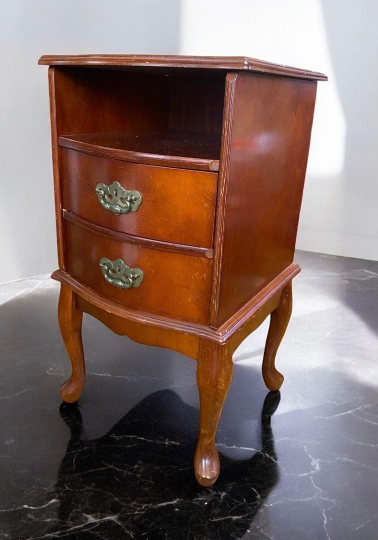 シ*跡様 オークションで格安出品★猫脚　2段収納 アンティーク風チェスト　サイド