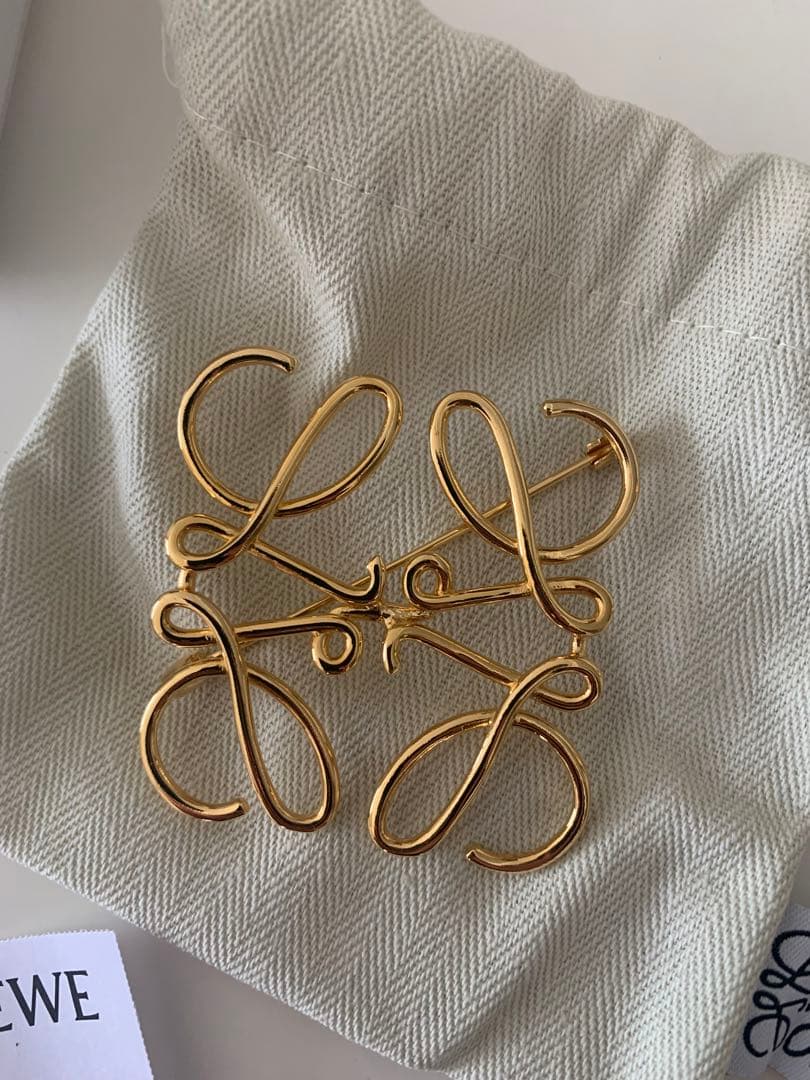 LOEWE ロエベ ブローチ アクセサリー