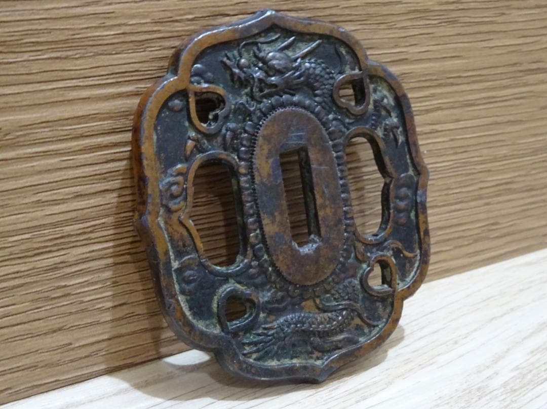 刀鍔 龍 彫刻 刀装具 時代物 骨董品 日本刀 アンティーク