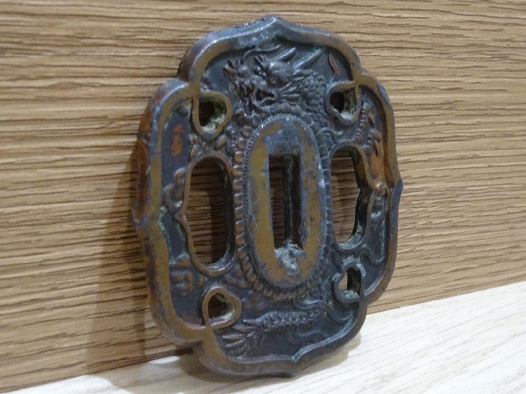 刀鍔 龍 彫刻 刀装具 時代物 骨董品 日本刀 アンティーク