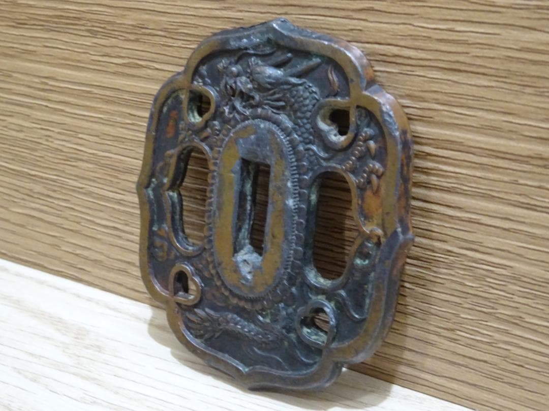 刀鍔 龍 彫刻 刀装具 時代物 骨董品 日本刀 アンティーク