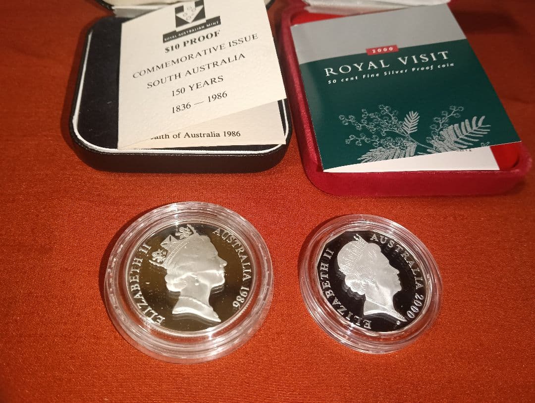 k*i様 希少 オーストラリア記念銀貨2種＆純銀製ビンテージ ベル型チャーム