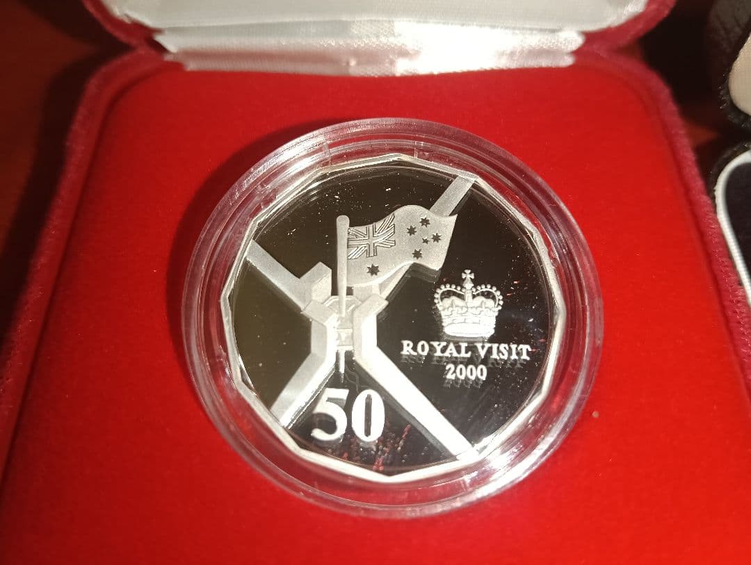 k*i様 希少 オーストラリア記念銀貨2種＆純銀製ビンテージ ベル型チャーム