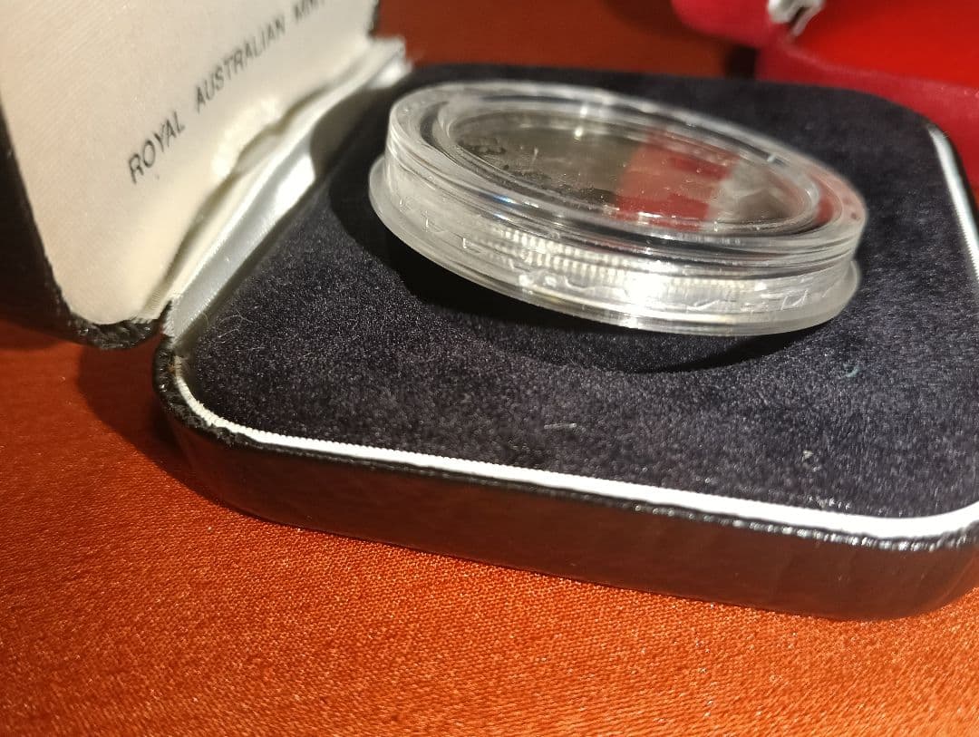 k*i様 希少 オーストラリア記念銀貨2種＆純銀製ビンテージ ベル型チャーム