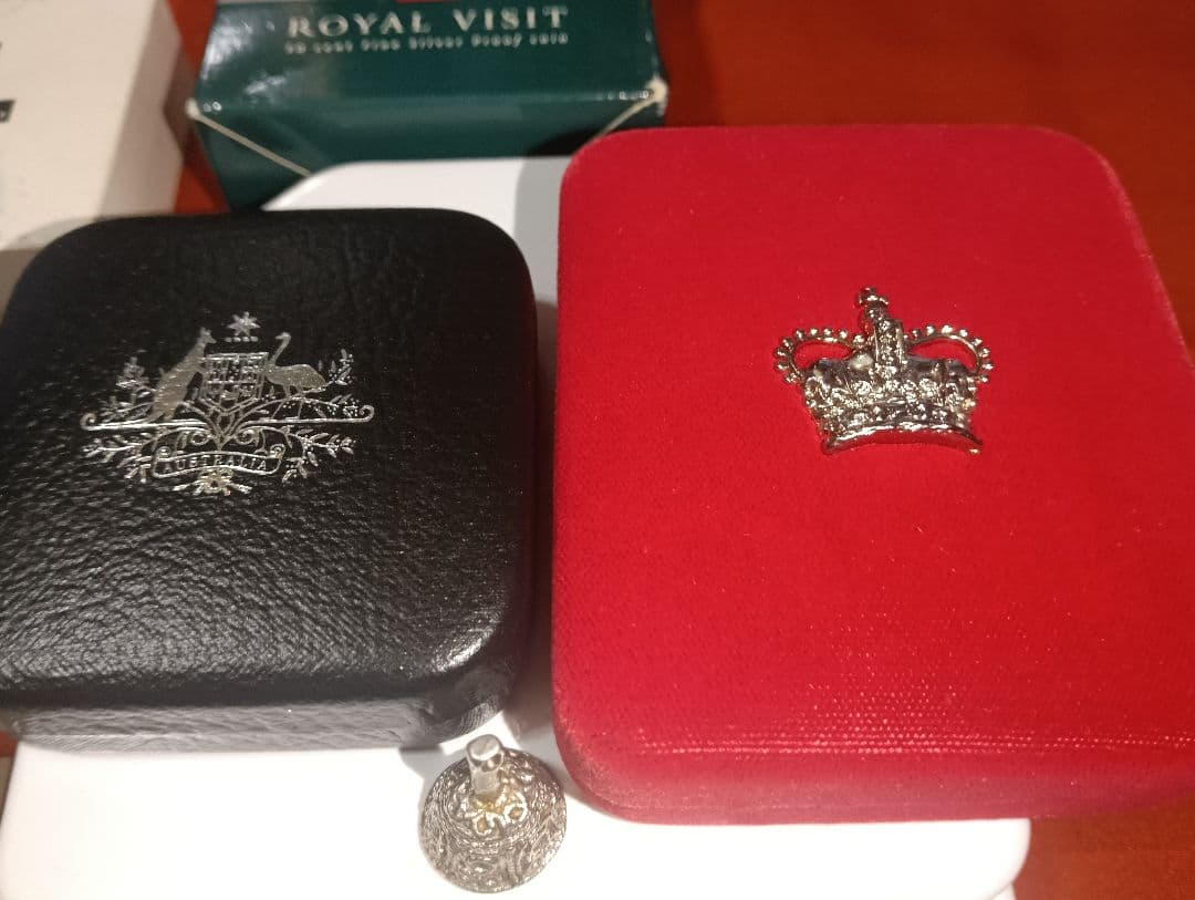 k*i様 希少 オーストラリア記念銀貨2種＆純銀製ビンテージ ベル型チャーム