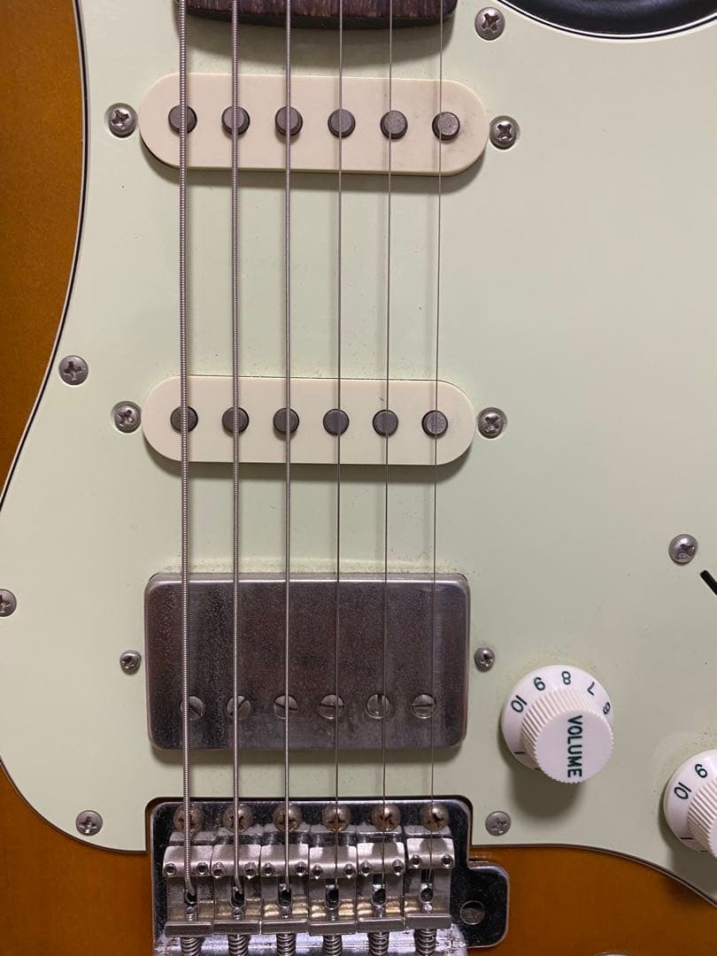 値下げ依頼fender Japan ビンテージ ストラトキャスターアナグマMOD