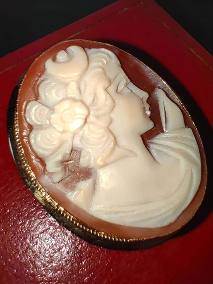 イタリア　ナポリ　18K　シェルカメオ ペンダントトップ/ブローチ