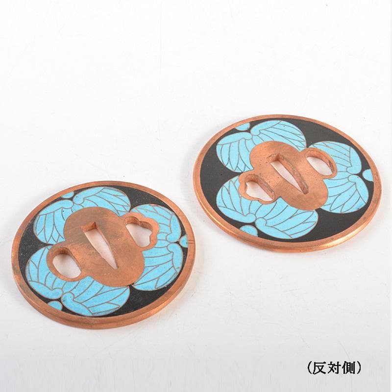 武具　刀装具　銅地　七宝三葉葵紋鍔　一對　桐箱付　C　R7357