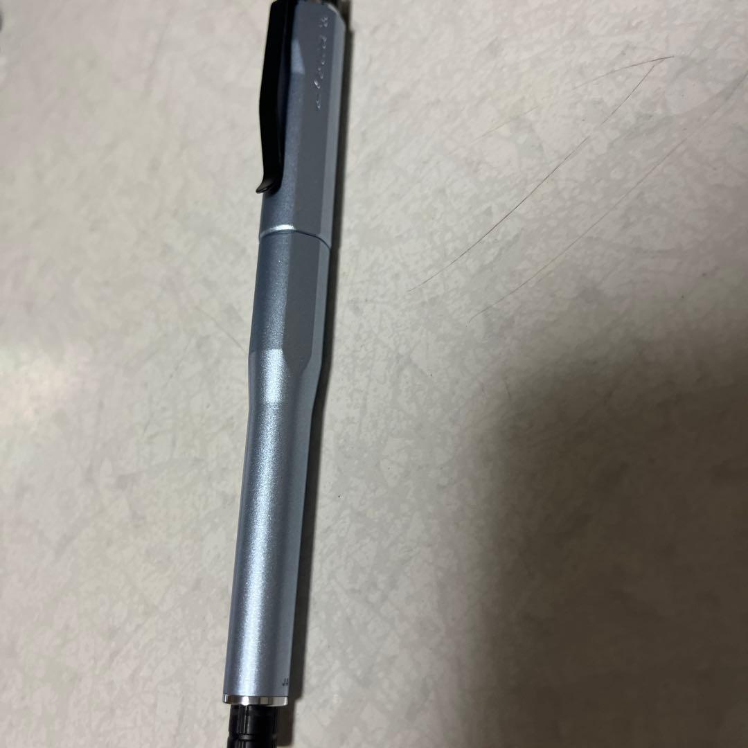 クルトガダイブカスケードブルー