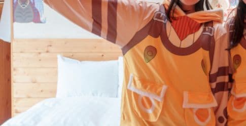 ニジゲンノモリ　限定オトモアイルーパーカーとウエストバッグ