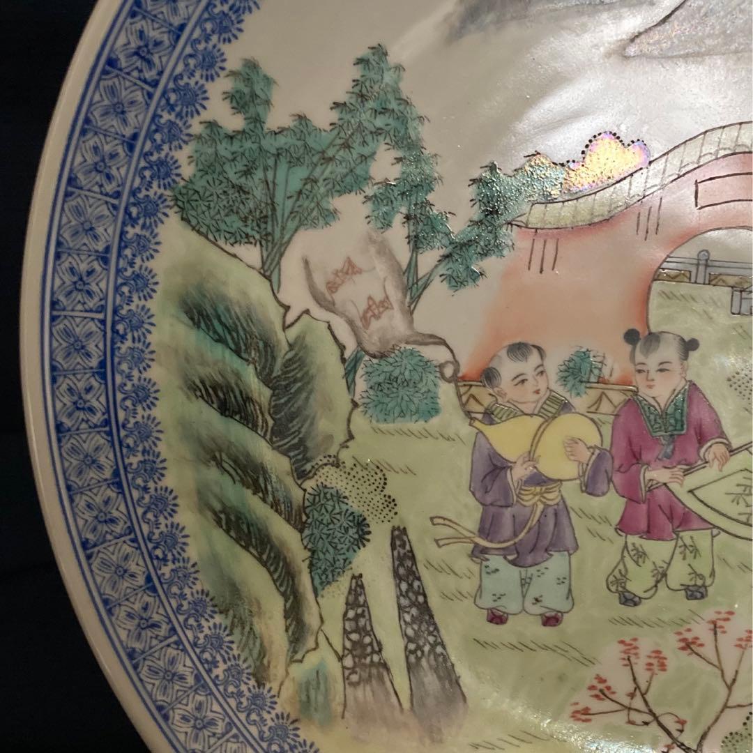 乾隆年製　粉彩唐子文大皿