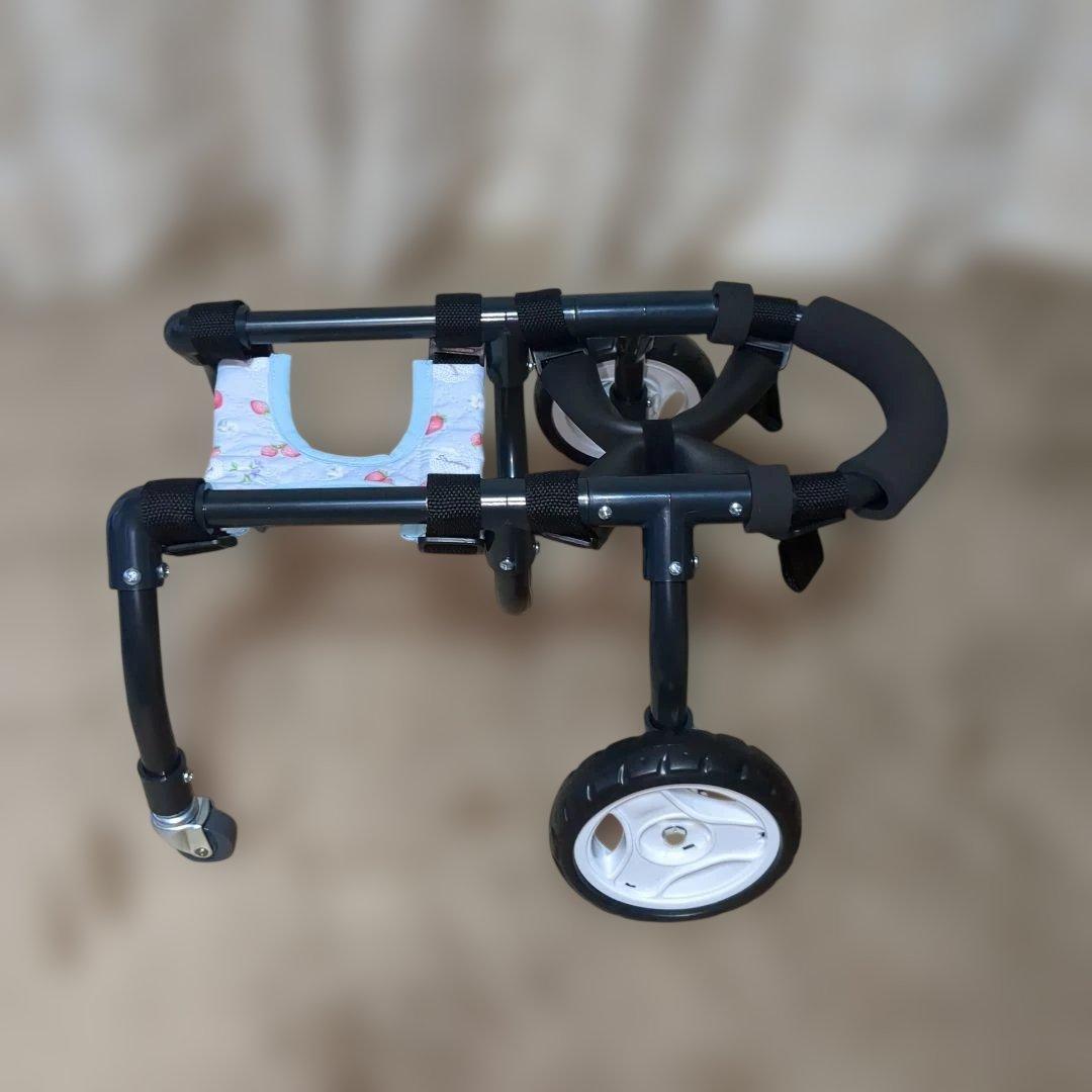 ワンちゃん4輪　リハビリ　食事補助　犬用車椅子　シニア犬補助　犬の歩行器