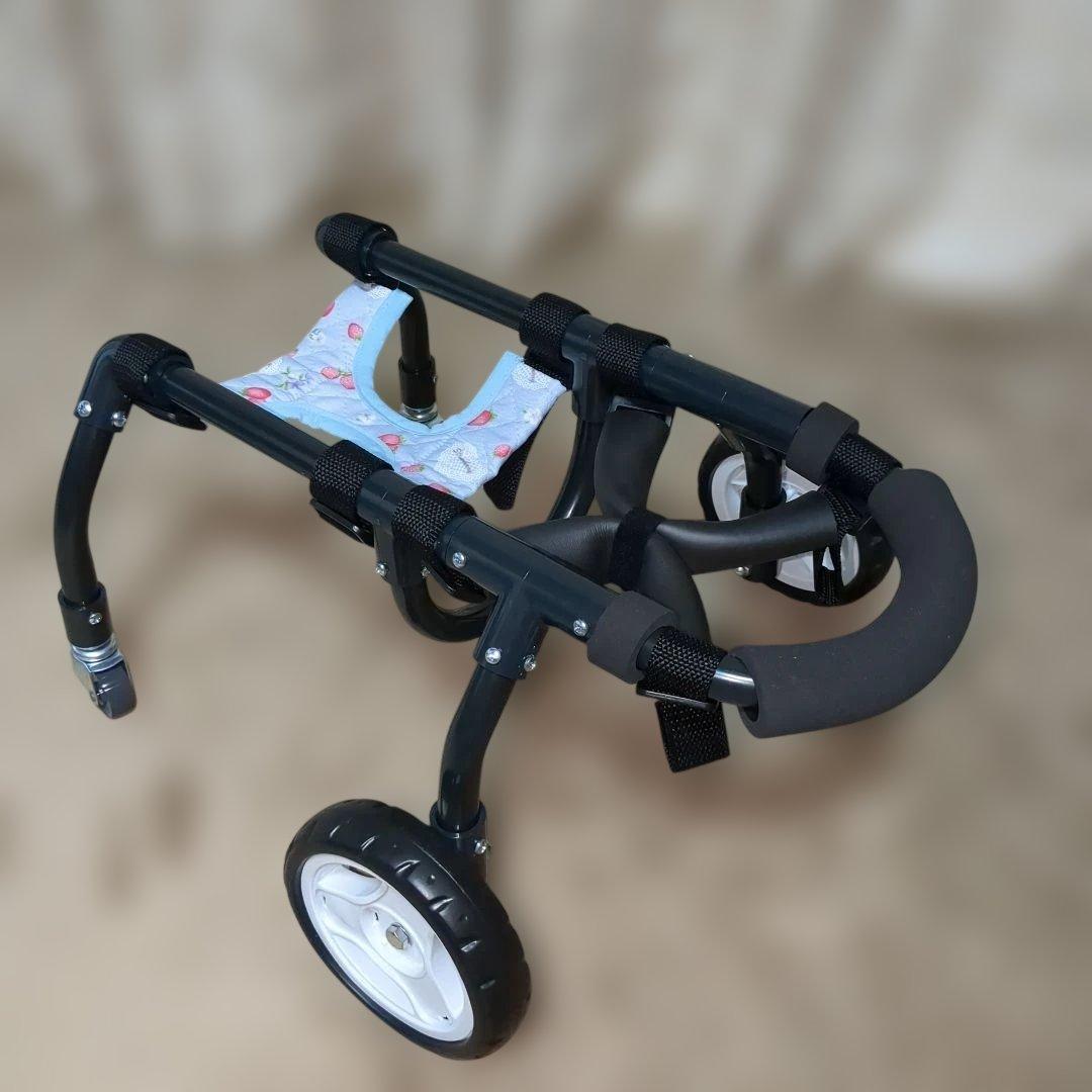 ワンちゃん4輪　リハビリ　食事補助　犬用車椅子　シニア犬補助　犬の歩行器