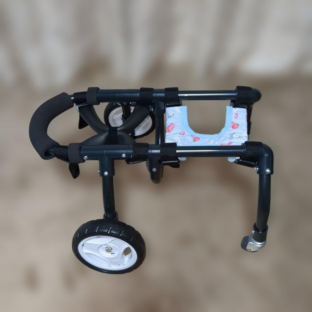 ワンちゃん4輪　リハビリ　食事補助　犬用車椅子　シニア犬補助　犬の歩行器