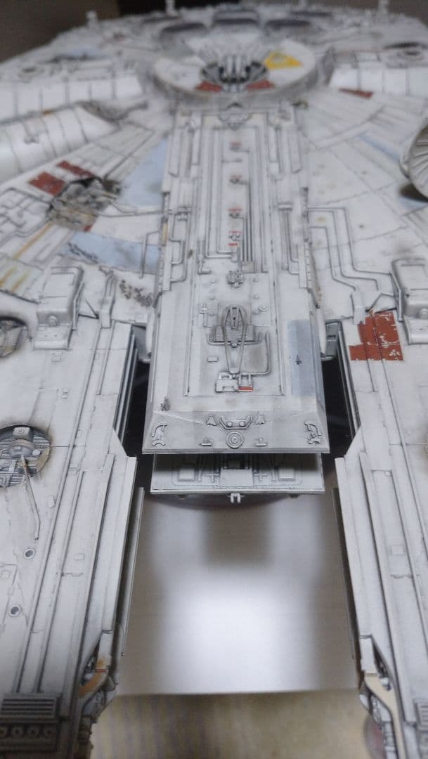 ファインモールド スターウォーズ ミレニアムファルコン 1/72 完成品