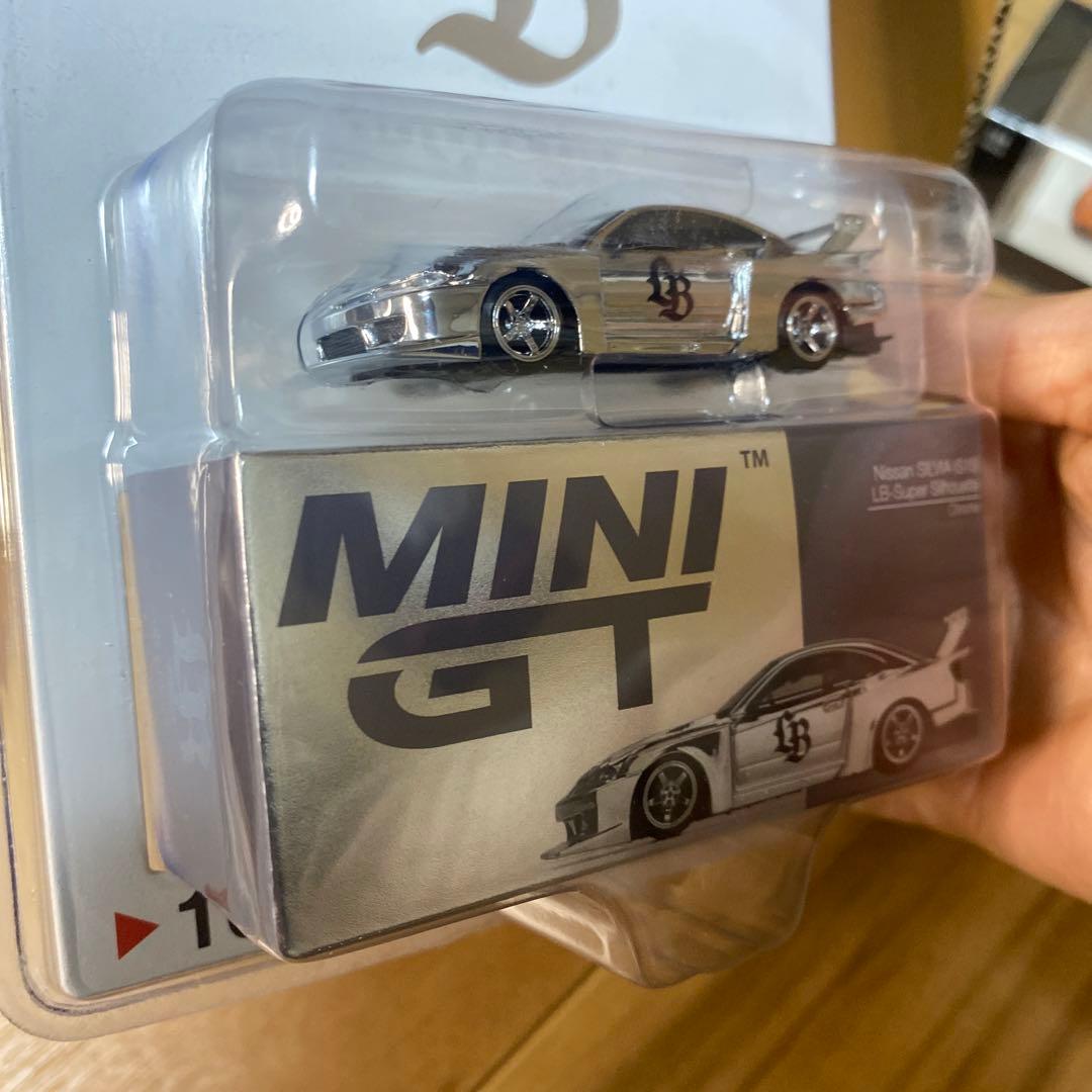 ミニカー MINI GT Nissan Silvia S15 LIBERTY WALK