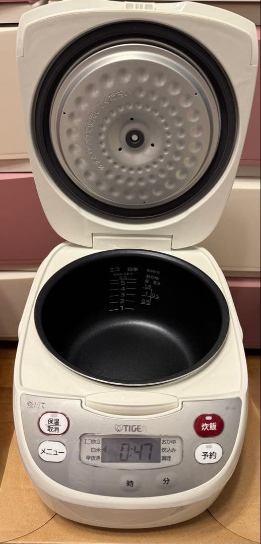 【匿名発送】TIGER タイガー JBH-G102-W 5.5合炊飯器 炊きたて