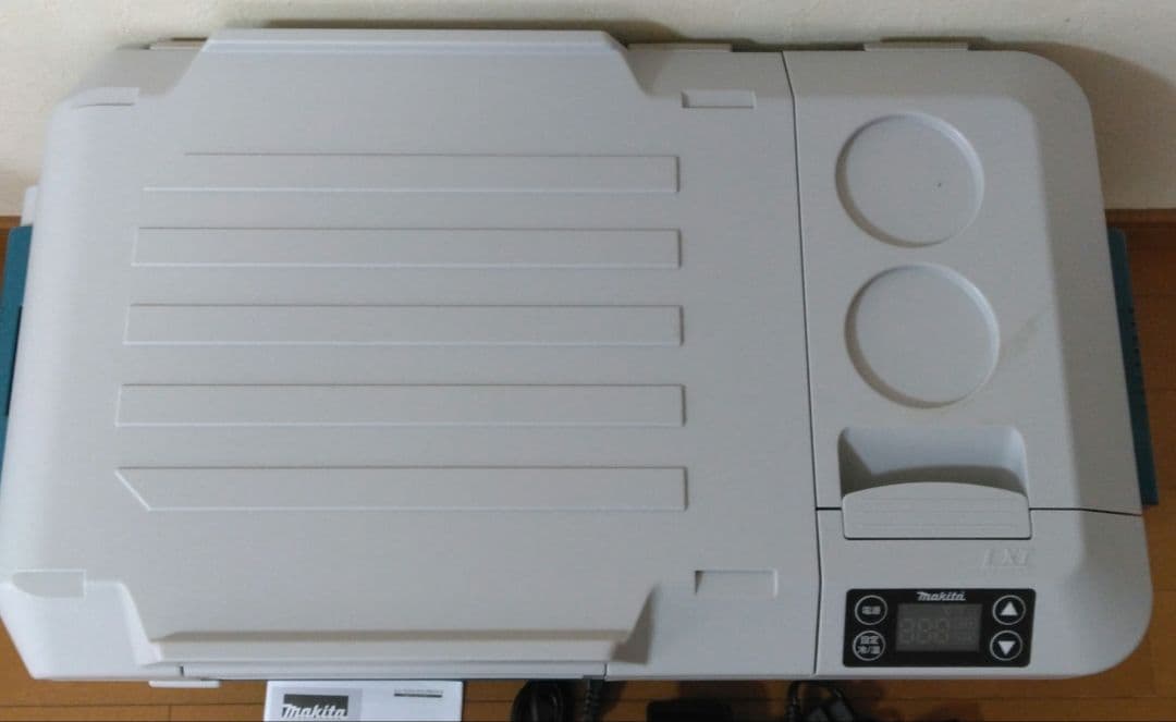 マキタ 充電式保冷温庫 CW180D 18V容量20L