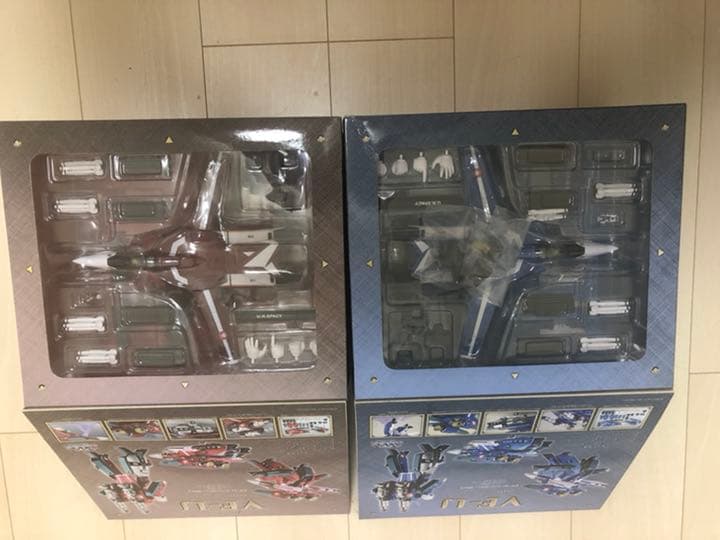 超時空要塞 マクロス~ アルカディア　1／60完全変形スーパーバルキリー