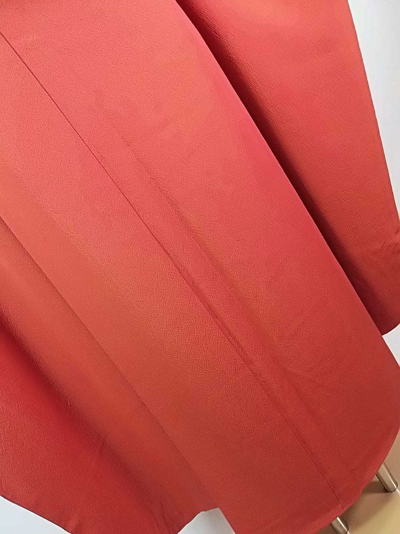 美品　振袖　色無地　シンプルな縮緬　着物　正絹　やや淡い赤色