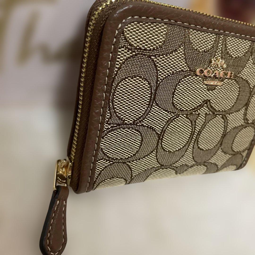 新品 COACH 二つ折り財布 ブラウン