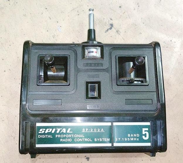 『古い　ホビーラジコン　ジャーシなど　たぶんタミヤのランボだったかと？　京商』