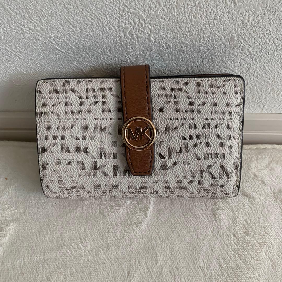 MICHAEL KORS 二つ折り財布　バニラ　シグネチャー