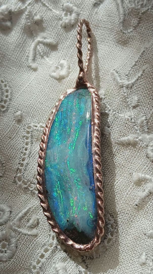 ❤❤〚ボルダーオパール 〛 　　流れるオーロラ ✨✨