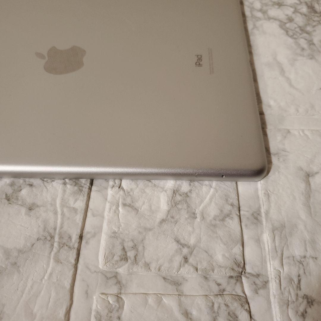 253 iPad 8世代 32GB SIMフリー シルバー