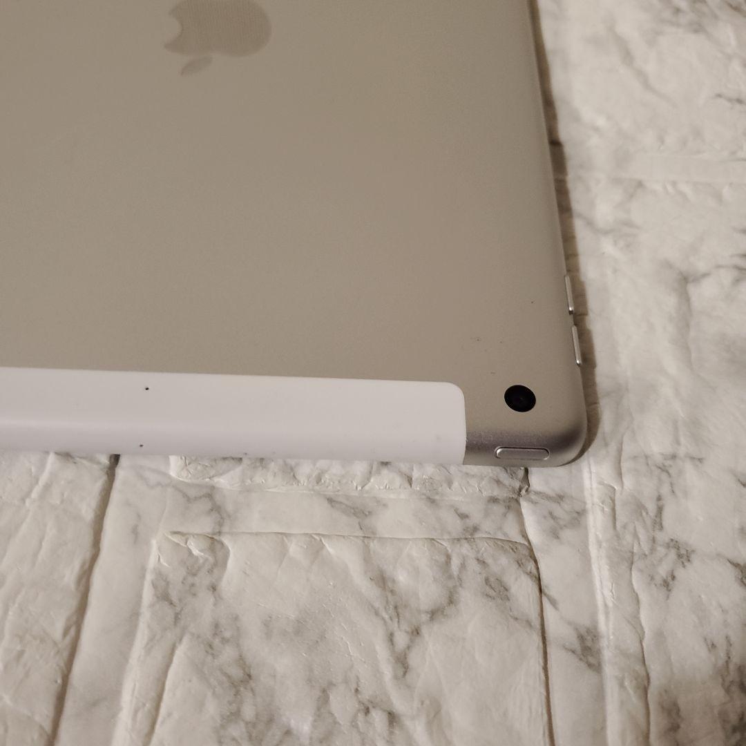 253 iPad 8世代 32GB SIMフリー シルバー