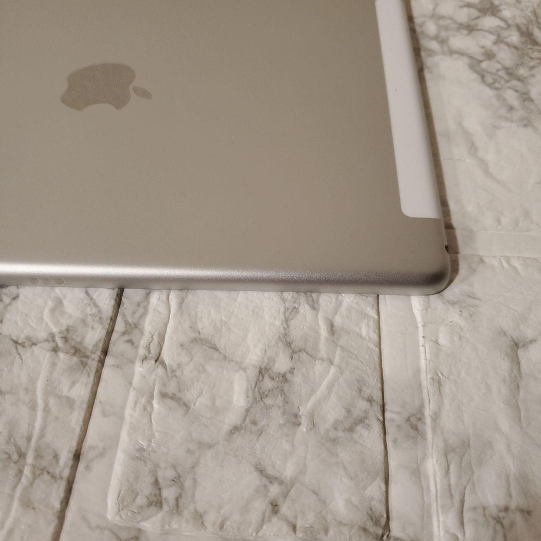 253 iPad 8世代 32GB SIMフリー シルバー