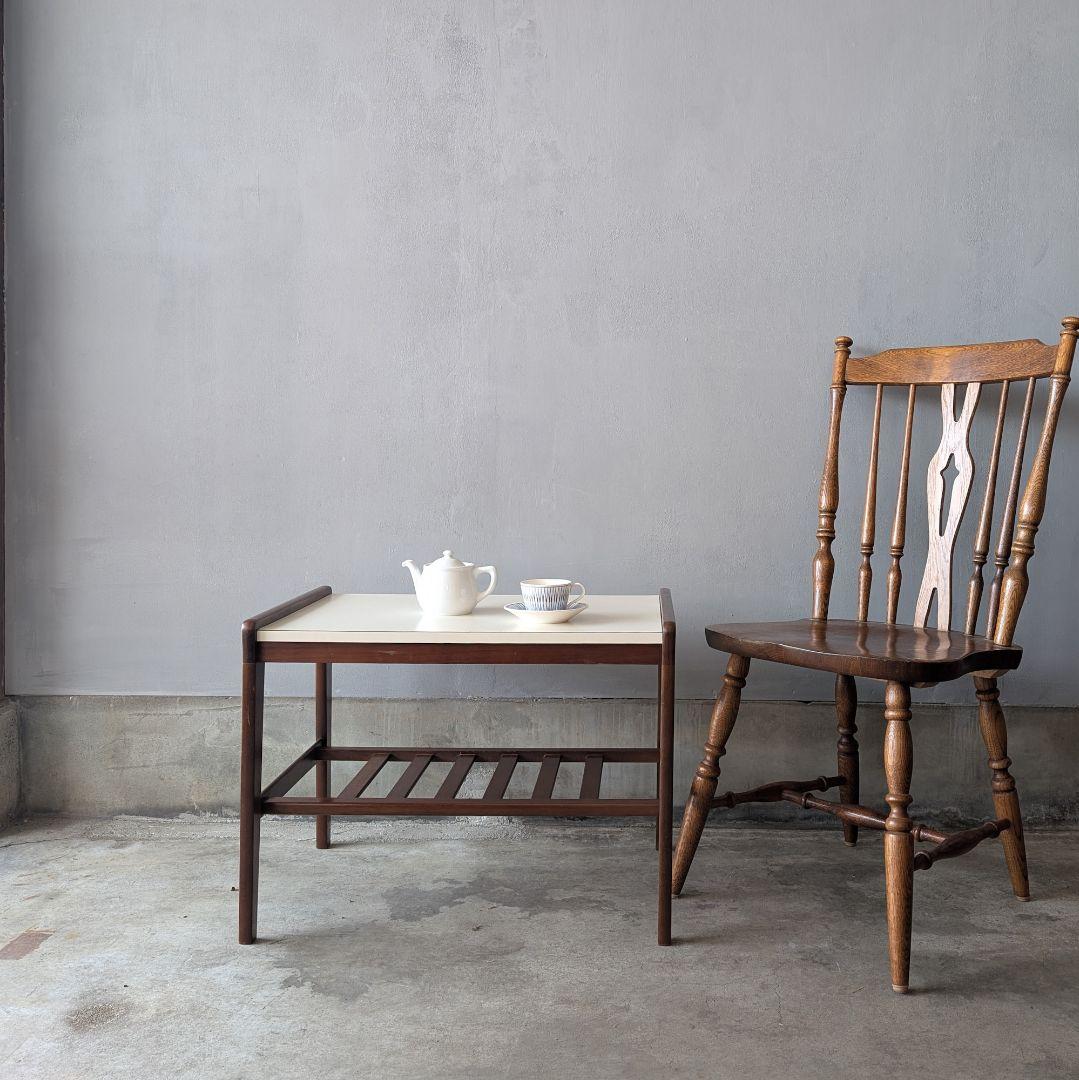 【古家具】カリモク 白い天板 ウォルナット色のカフェテーブルB　サイドテーブル