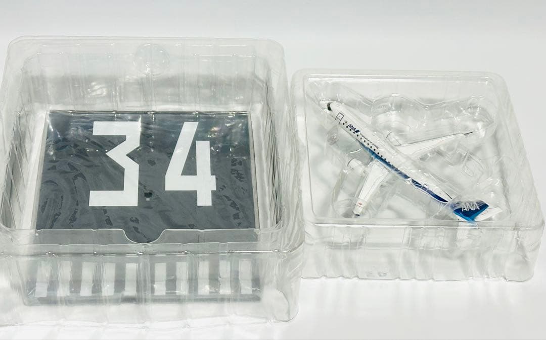 全日空商事 1/200 ANA MRJ90 滑走路パネル付き MR29008