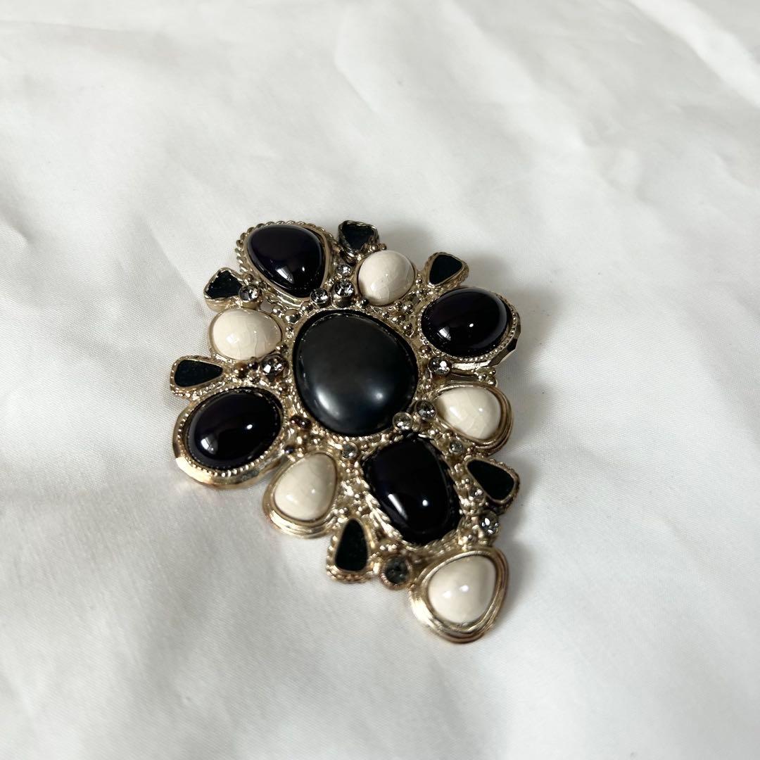 良品✨ CHANEL シャネル ヴィンテージ グリポア ブローチ カラーストーン