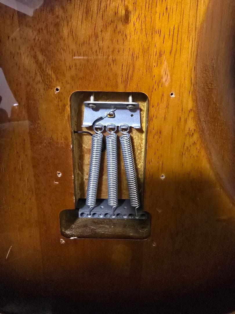 Squier ストラトキャスター サンバースト