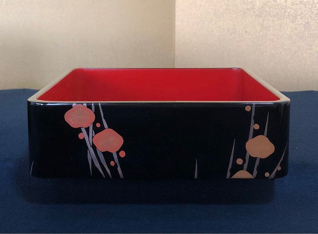 メ*7様 割引❗️《レ》輪島塗 たばね梅蒔絵 四段重 替蓋付 共箱　251201