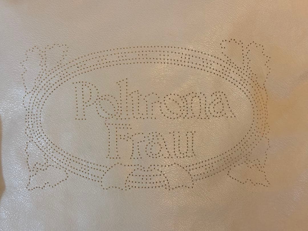 ポルトローナフラウ　クッション5個付き