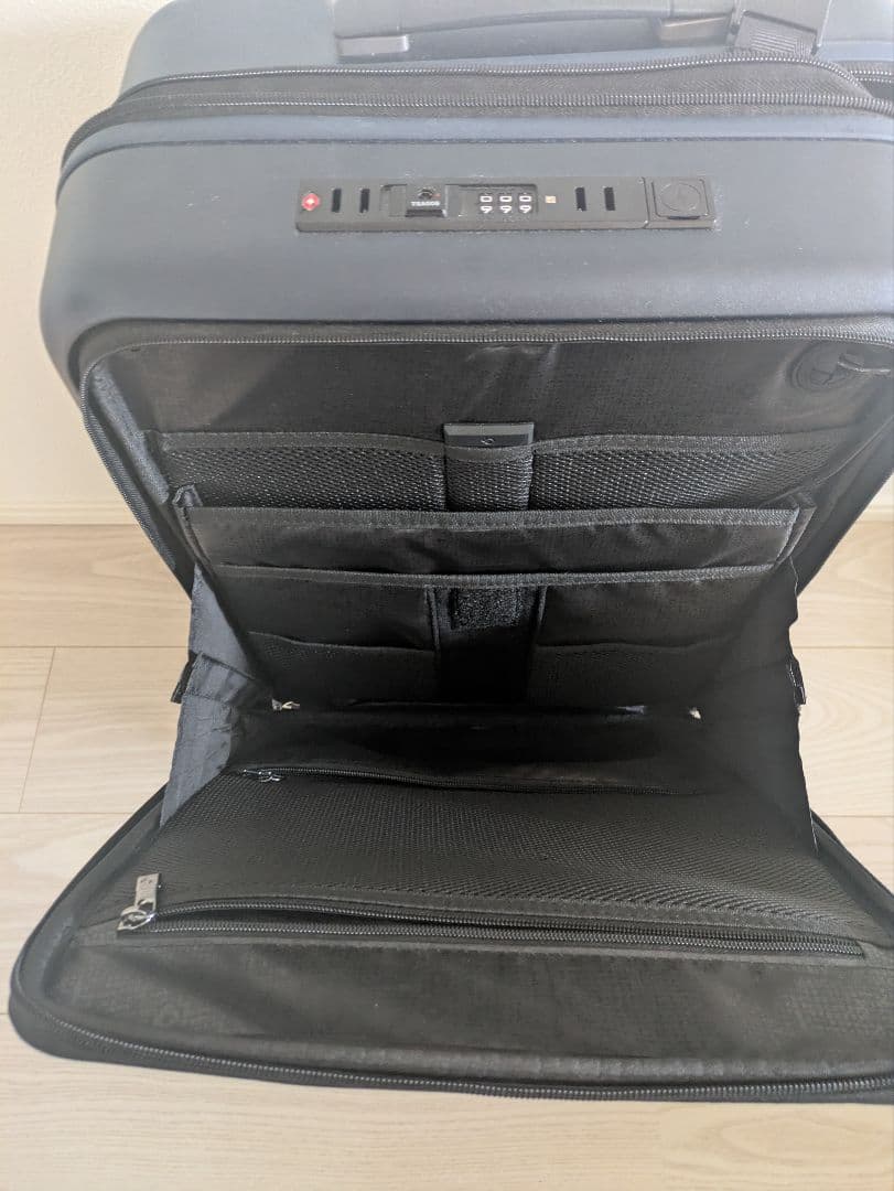 Samsonite ネイビー キャリーケース TSAロック付き