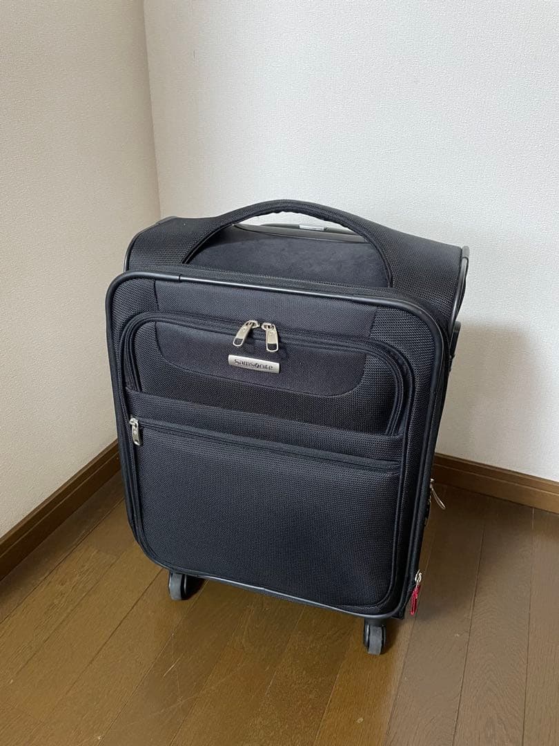 Samsonite ブラック キャリーケース　サムソナイト