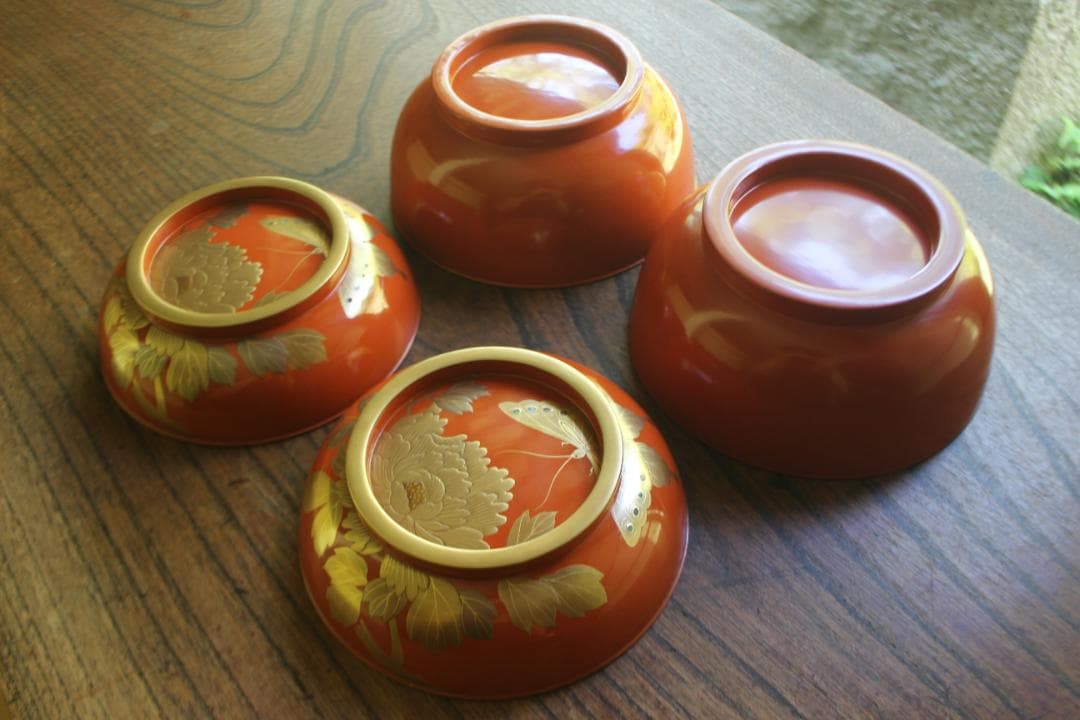 時代逸品！時代金縁朱漆に極上牡丹蝶螺鈿蒔絵の映えるお椀2点（検輪島塗蒔絵椀雑煮椀