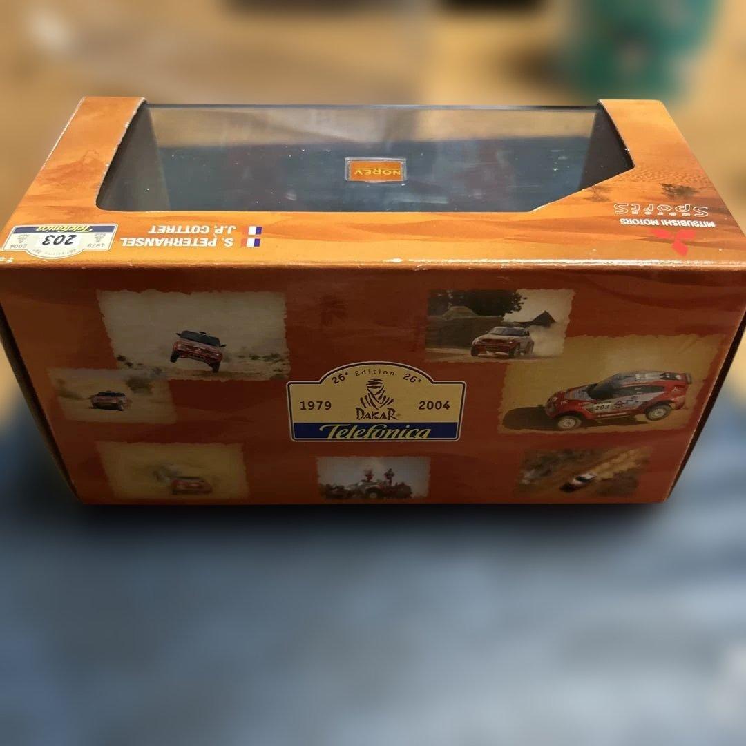 NOREV パジェロEVOLUTION 2004 DAKAR