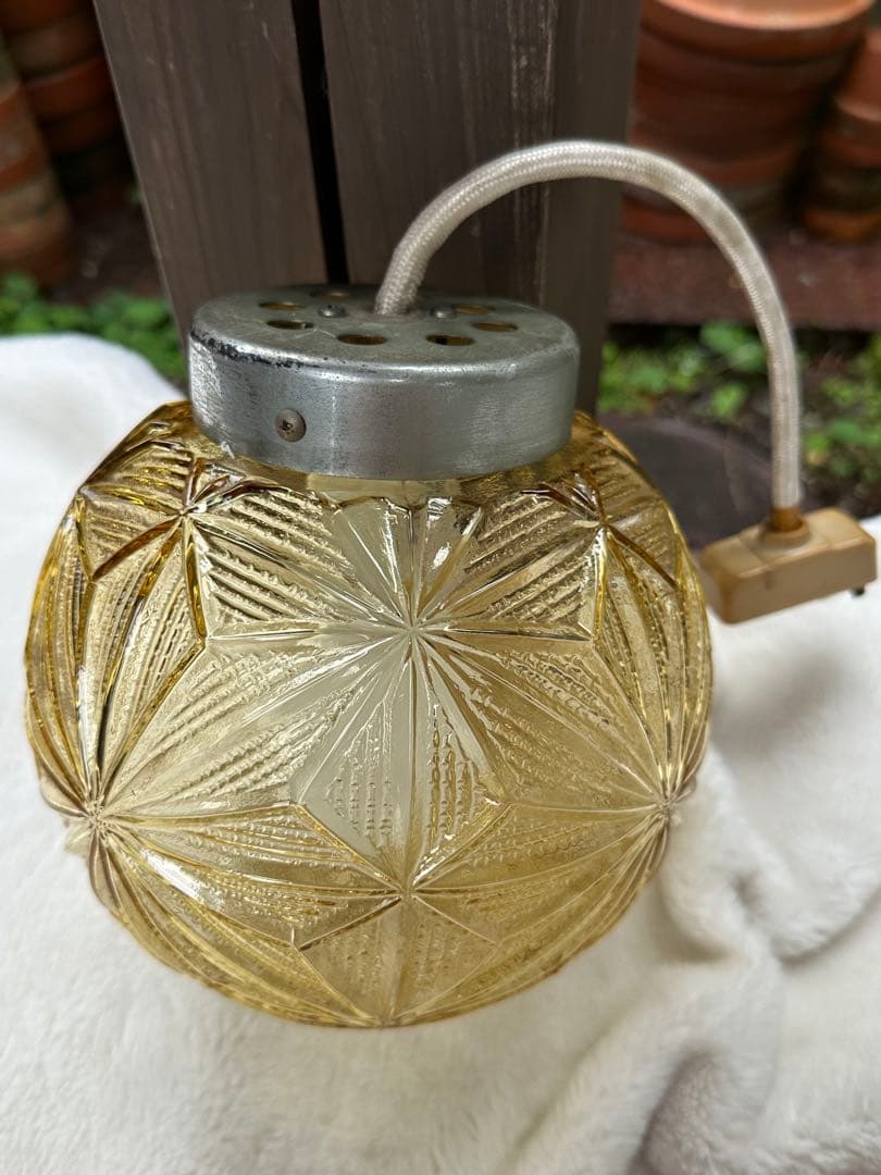 昭和レトロ　ペンダントライト　切子タイプ　アンバー　当時物　レトロ照明