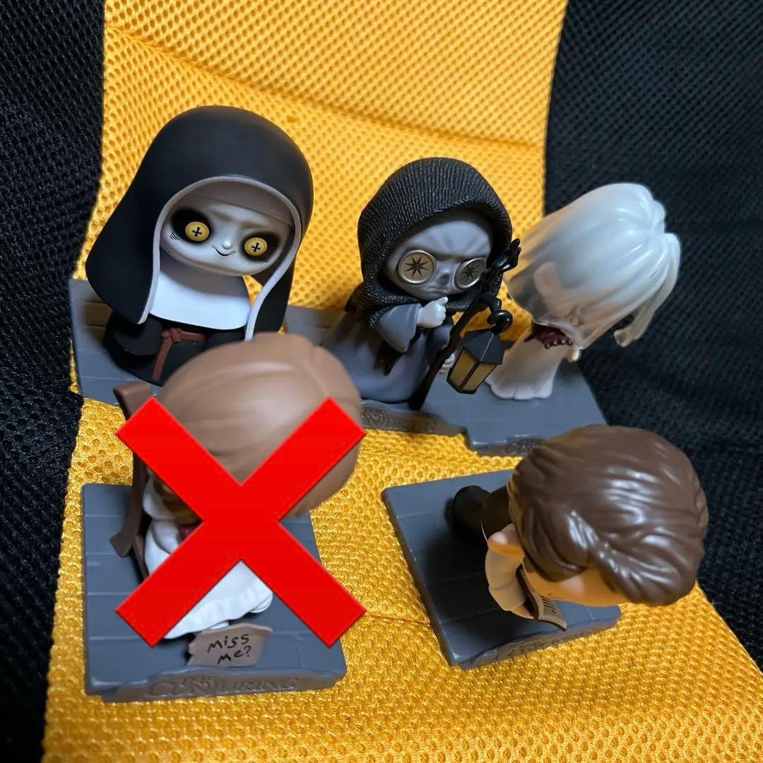 POPMART 死霊館シリーズ フィギュア