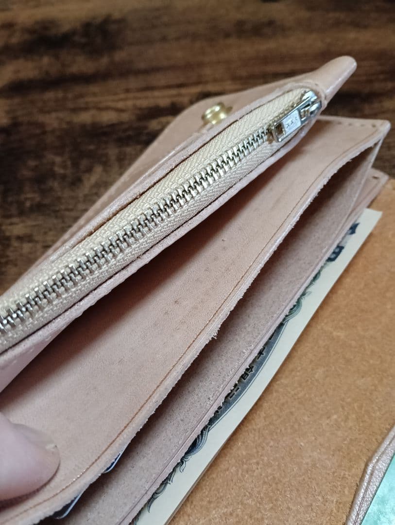 tracker wallet　Btype