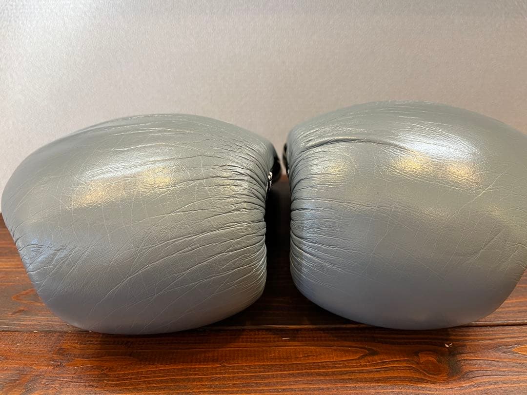 Winning オーダー ボクシンググローブ 10oz グレー／ブラック