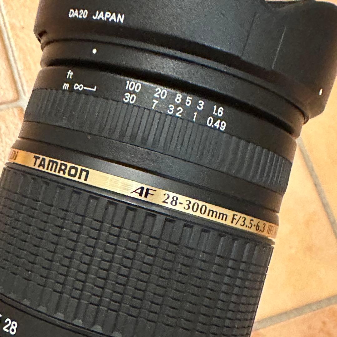 タムロン　28-300 ニコンマウント　手ぶれ補正　F3.5-6.3 日本製