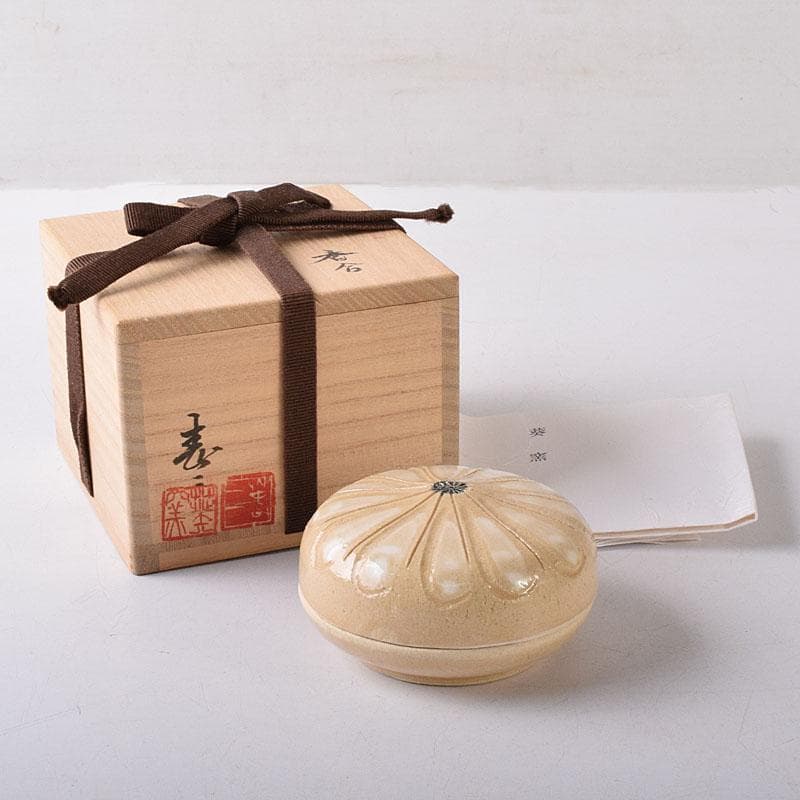 茶道具　春香堂　葵窯　加藤春二作　菊花　千年菊方　香合　共箱　V　7850